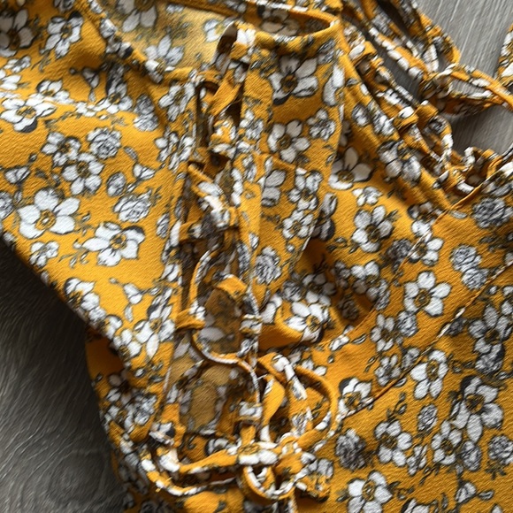 H&M | Yellow Floral Dress with Lace-up Detail - Picture 4 of 6